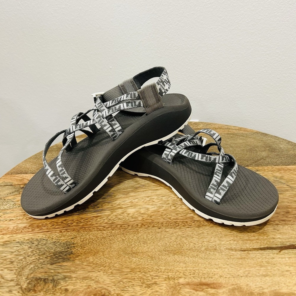 Chaco Women's Z/2 Classic gray white size 8 Euro 39 hiking - Picture 1 of 10